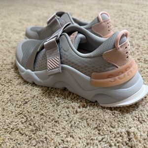 Sorel Women’s Gray and Pink Sneakers